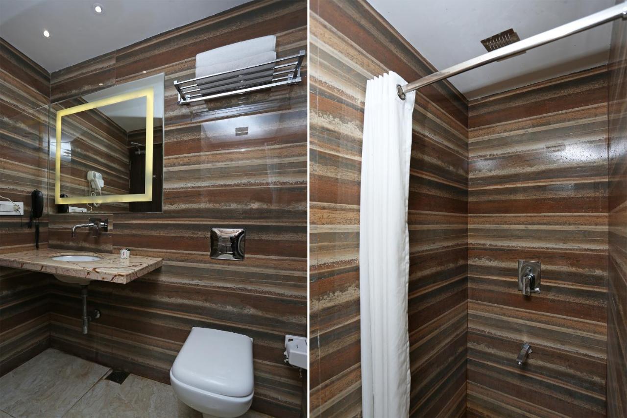 Hotel Deep Канпур Екстер'єр фото