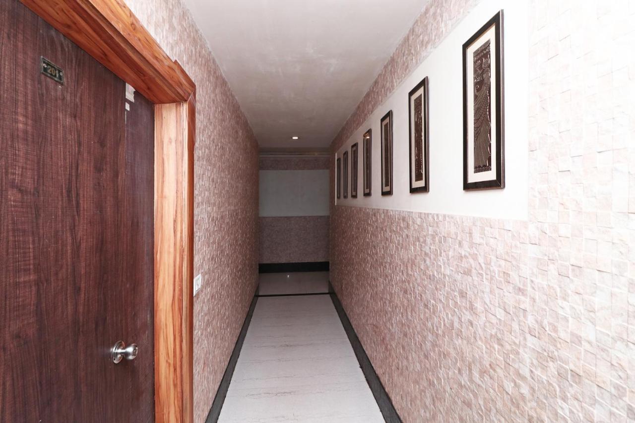 Hotel Deep Канпур Екстер'єр фото