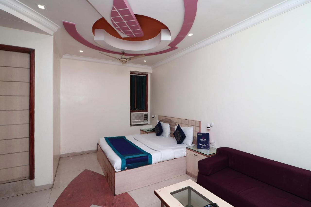 Hotel Deep Канпур Екстер'єр фото