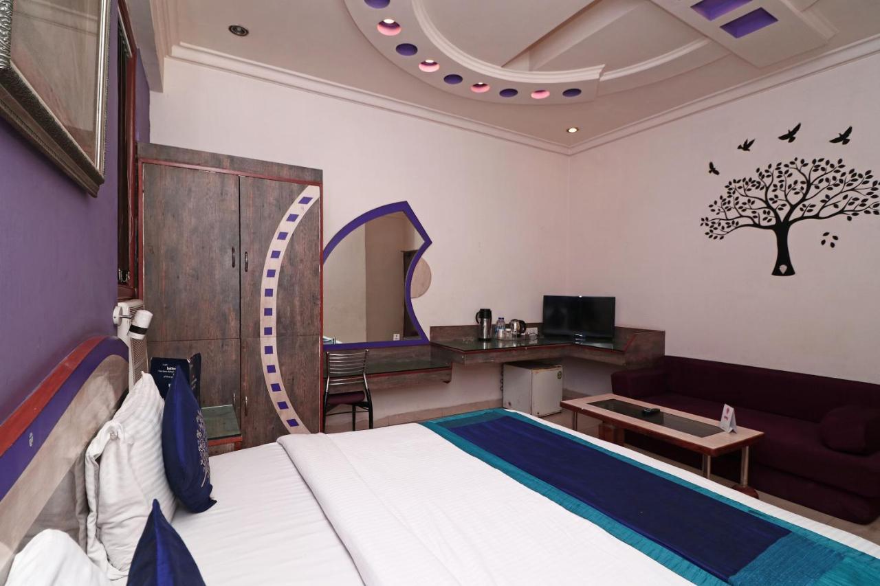 Hotel Deep Канпур Екстер'єр фото