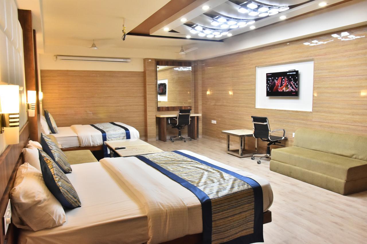 Hotel Deep Канпур Екстер'єр фото