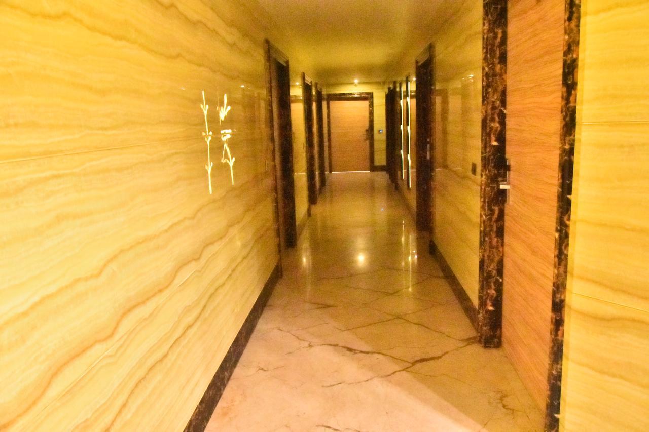 Hotel Deep Канпур Екстер'єр фото