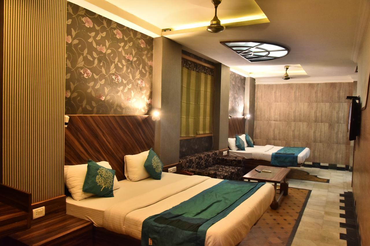 Hotel Deep Канпур Екстер'єр фото