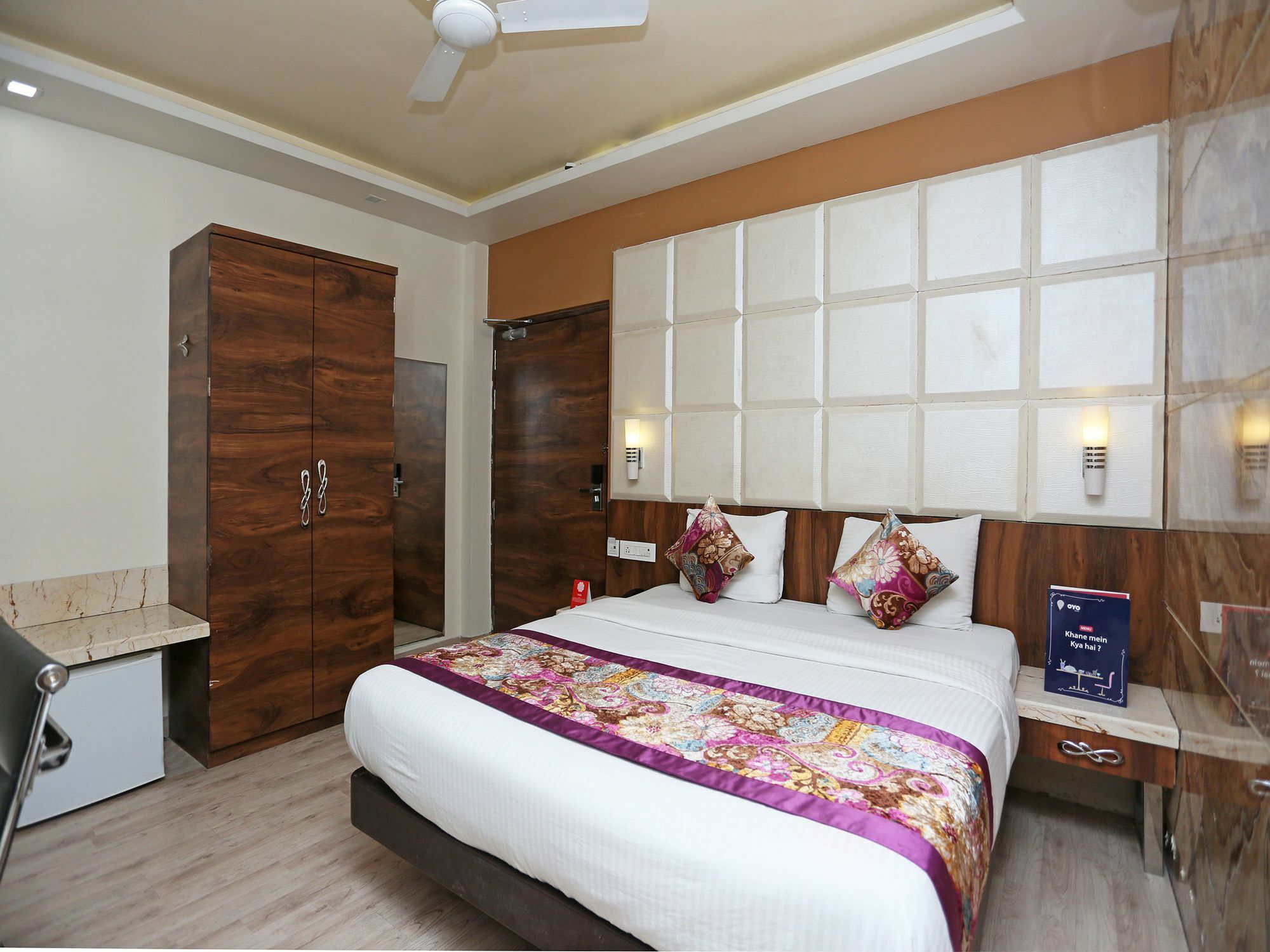 Hotel Deep Канпур Екстер'єр фото