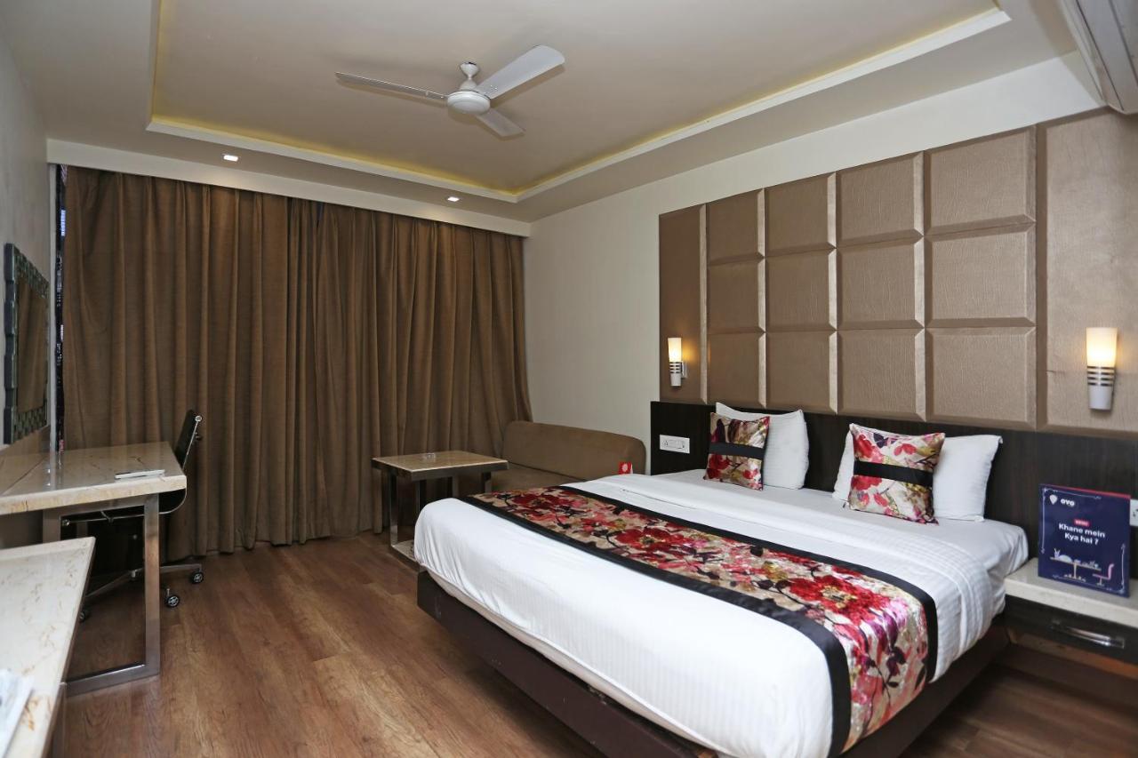 Hotel Deep Канпур Екстер'єр фото